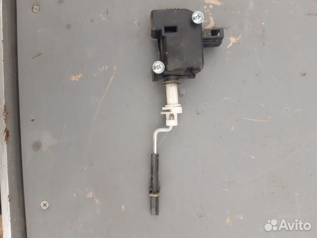 Замок крышки бензобака volkswagen touran