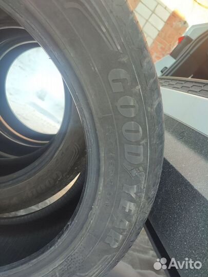 Goodyear EfficientGrip Performance SUV 225/55 R19