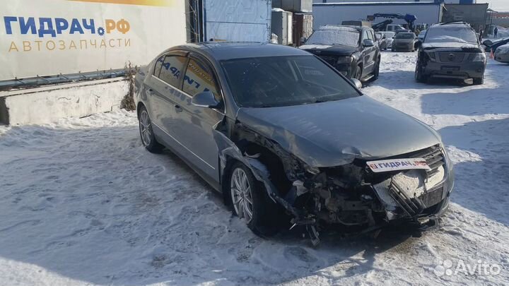 Обшивка потолка Volkswagen Passat (B6)