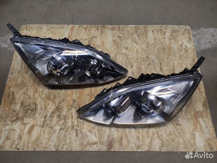 Фара левая / правая Honda CR-V 3