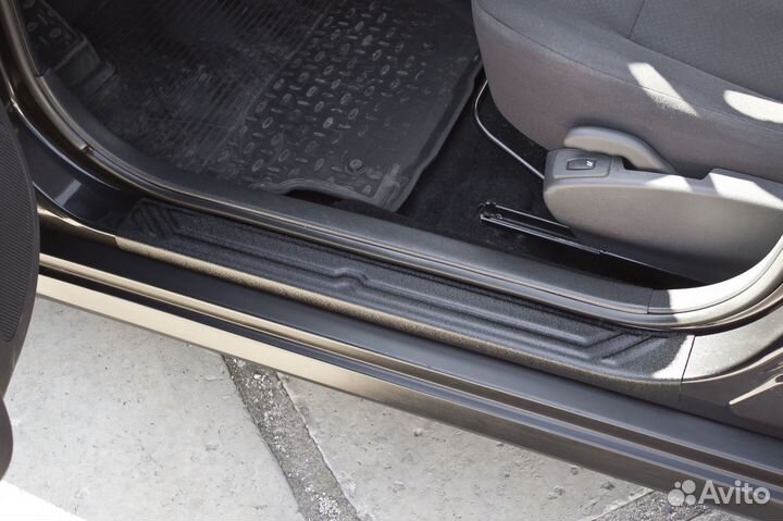 Накладки на пороги Nissan Almera G15 (13-18) RA