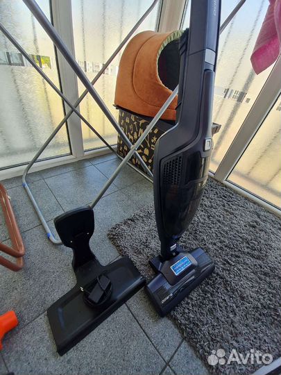 Вертикальный пылесос Polaris