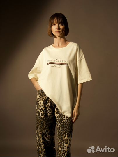 Футболка женская оверсайз светло-желтая с принтом