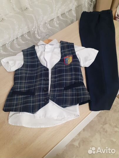 Школьный костюм для мальчика 140синий