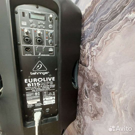 Активная колонка behringer b115