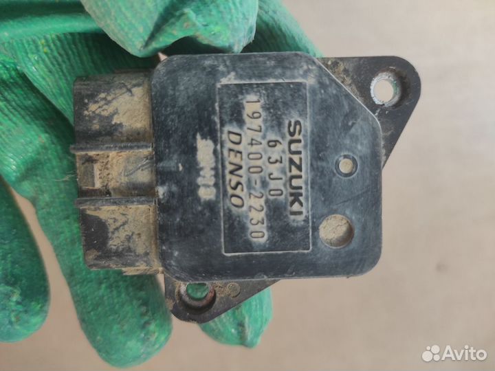Датчик расхода воздуха Suzuki SX4 13800-63J00