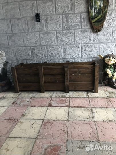 Напольное кашпо из дерева