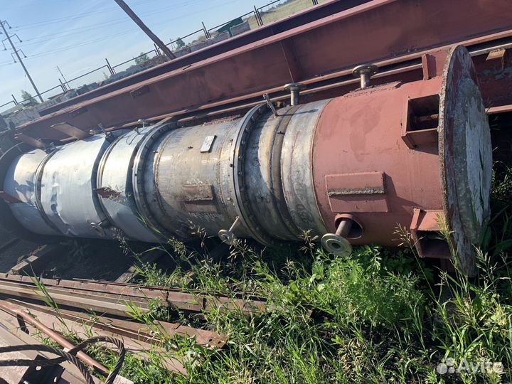 Оборудование от нефтеперерабатывающего завода