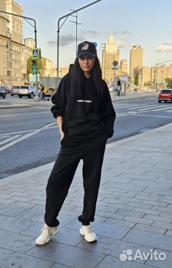 Новый спортивный костюм на флисе