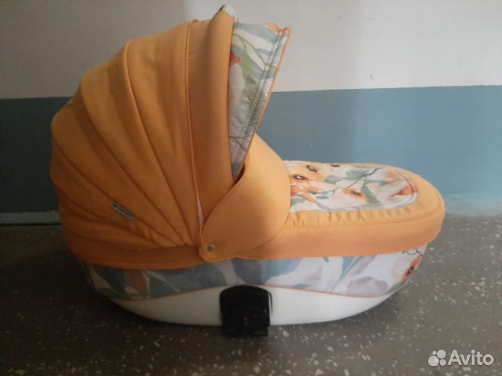 Продам коляску 3 в 1