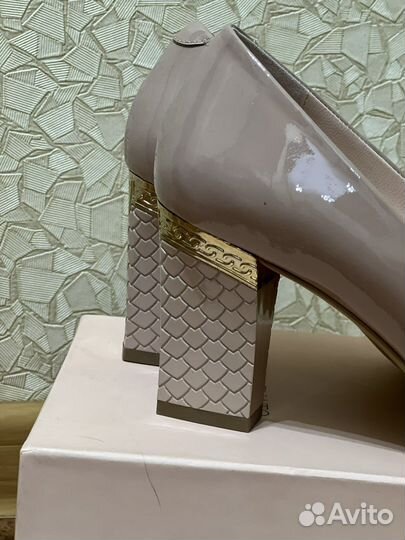 Туфли лодочки бежевые 39