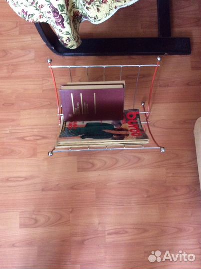 Подставка для журналов и книг