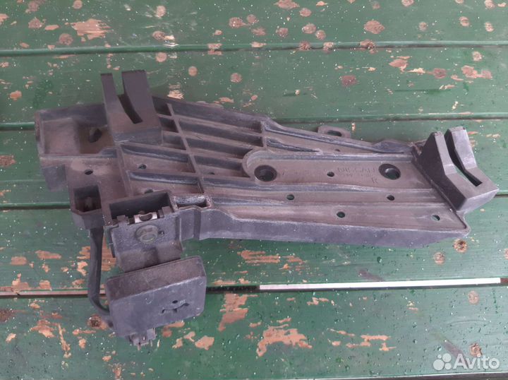 Кронштейн фары Infiniti M25 M37 M56 Q70 Y51