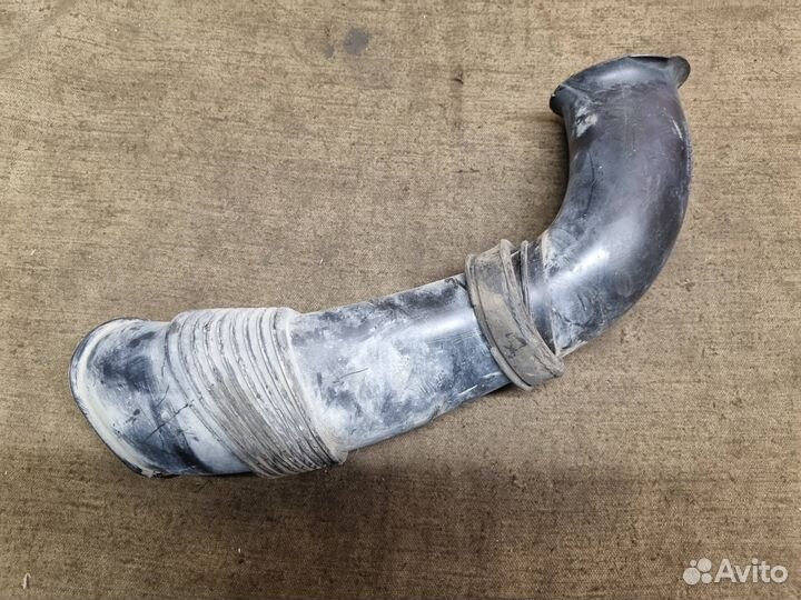 Патрубок воздушного фильтра R Porsche Cayenne 955