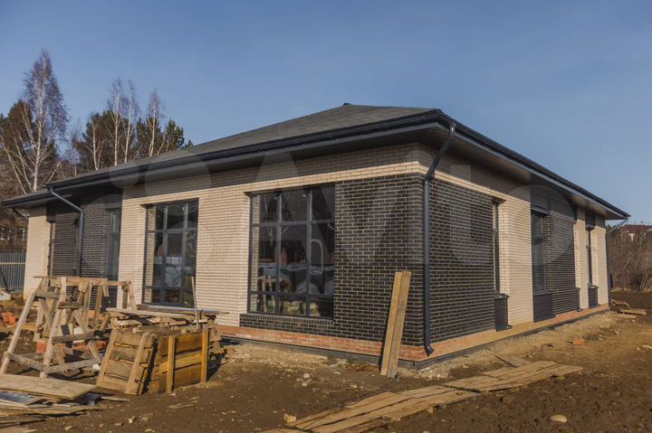 Коттедж 220 м² на участке 7,5 сот.