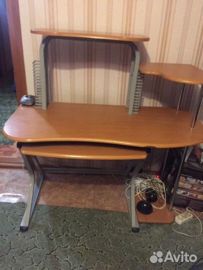 Компьютерный стол