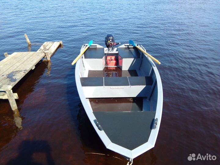 Лодка с мотором