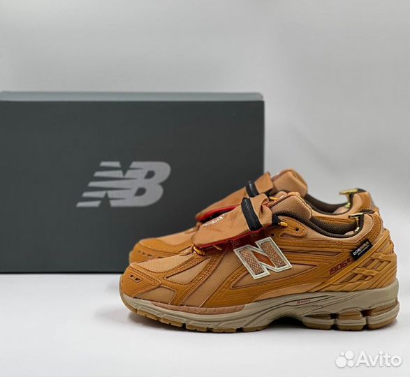 New Balance 1906R Orange