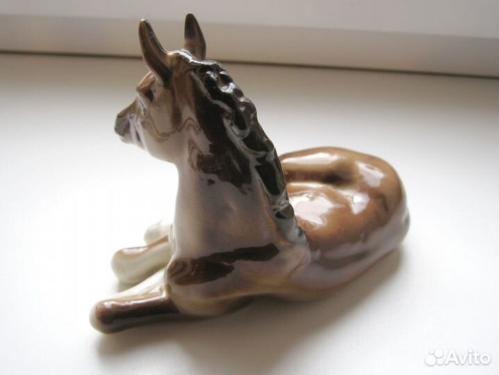 Жеребёнок - фарфоровая статуэтка