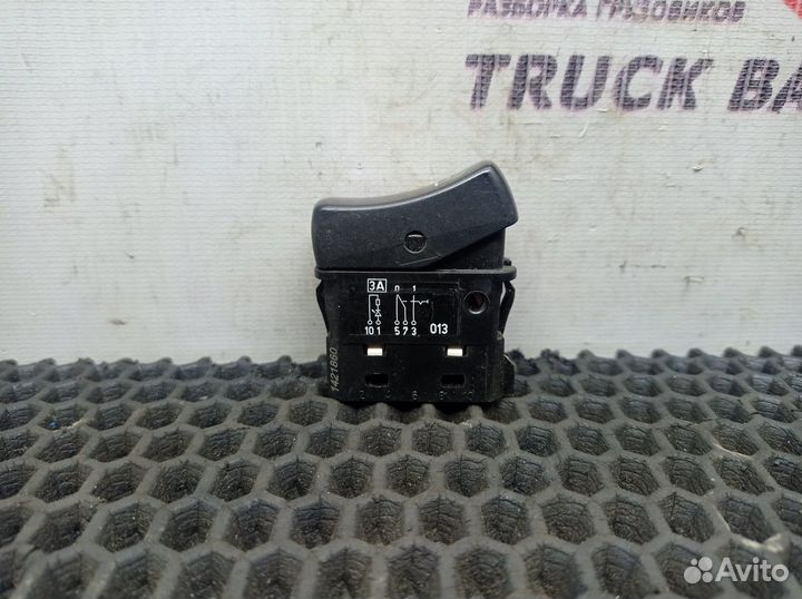1421860 Кнопка плафона для чтения Scania 4-series