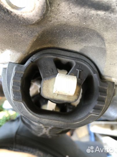 Подушка (опора) коробки передач BMW 7 F01 6775916