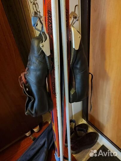 Лыжи с ботинками и палки б\у