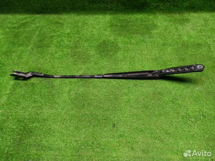 Поводок стеклоочистителя передний левый Peugeot