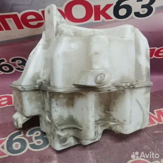 Бачок омывателя Land Rover Freelander 2 2006-2010
