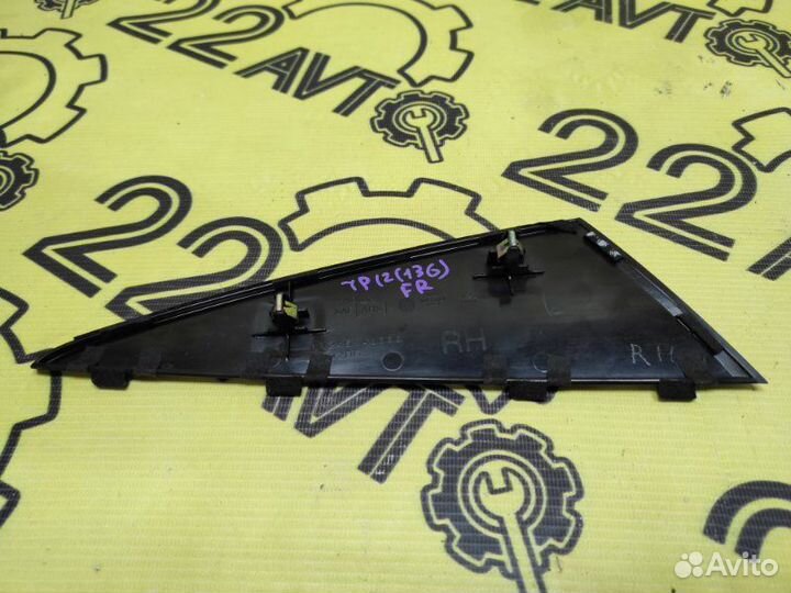 Накладка на торпедо декоративная передняя правая