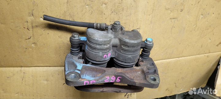 Суппорт передний правый 295мм subaru