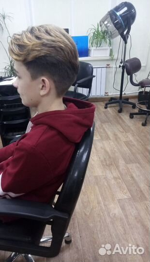 Модель мужские,женские стрижки,окрашивание