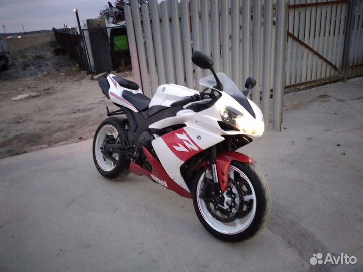 Продам Yamaha R1