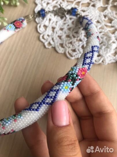 Бисерные украшения(жгуты и браслеты) /поделка