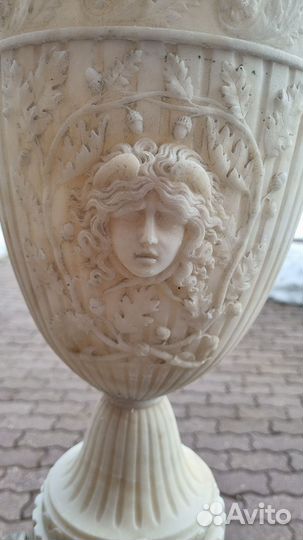 Ваза из мрамора