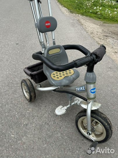Детский трехколесный велосипед с ручкой