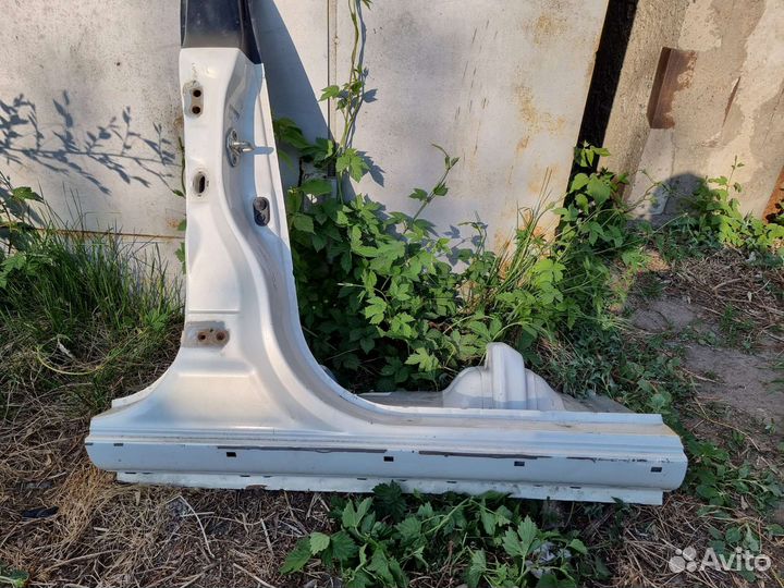 Порог правый Тойота Ленд Крузер 100 Лексус 470