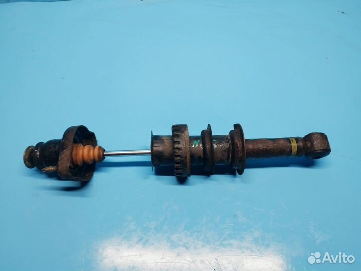 Амортизатор задний для Mitsubishi Outlander 1