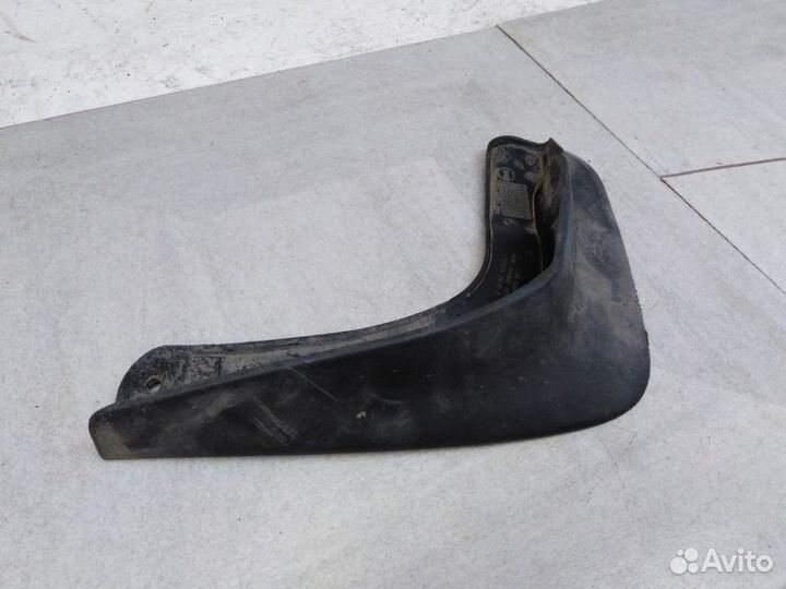 Брызговик передний Рено