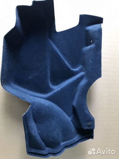 Обшивка левой стойки багажника Mercedes W124