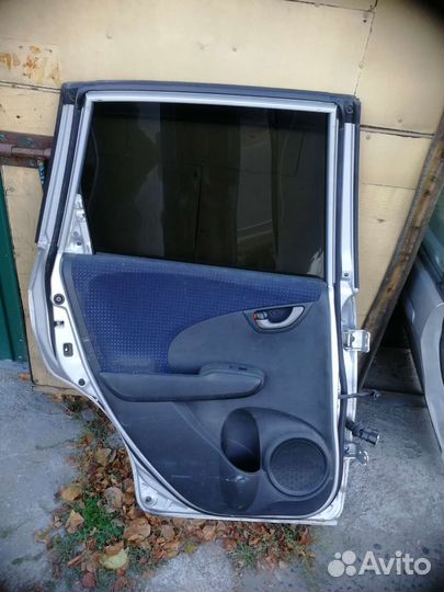 Двери левые Honda fit