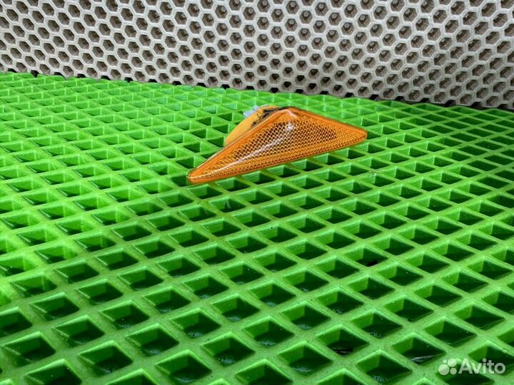 Повторитель в крыло Ford Focus 1