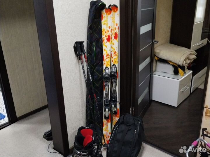 Лыжи с ботинками палки стяжки сумка и чехол