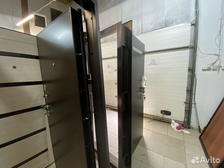 Металлическая дверь бу