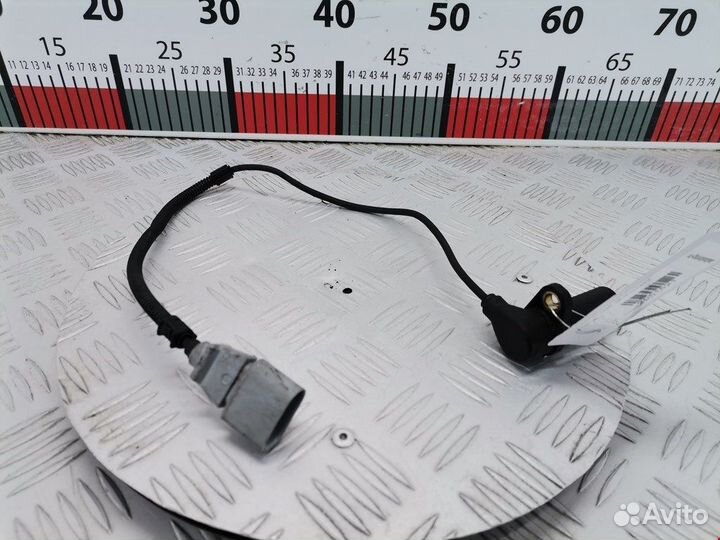 Датчик коленвала для Volkswagen Polo 4 038957147C