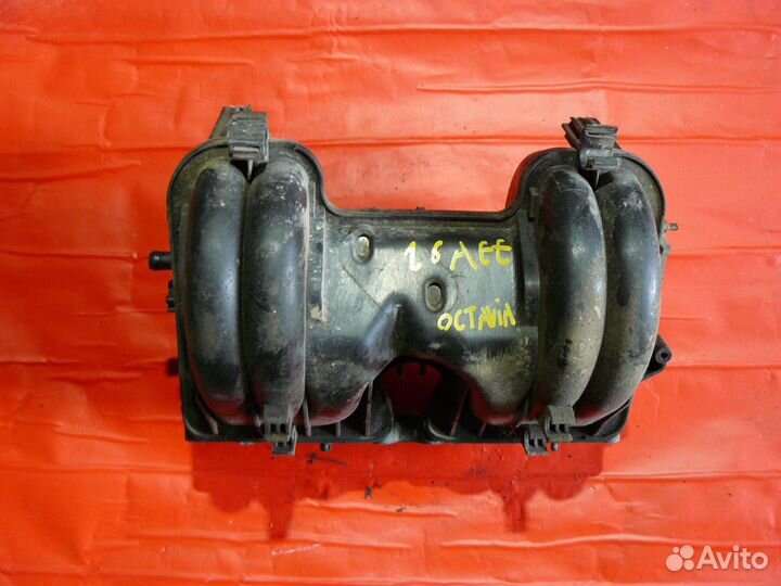 Коллектор впускной Skoda Octavia 1.6 AEE 2000-2011