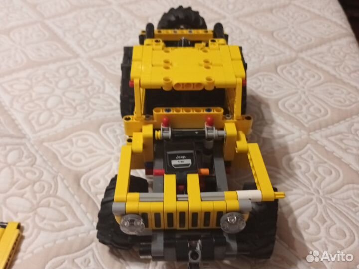 Lego Technic jeep