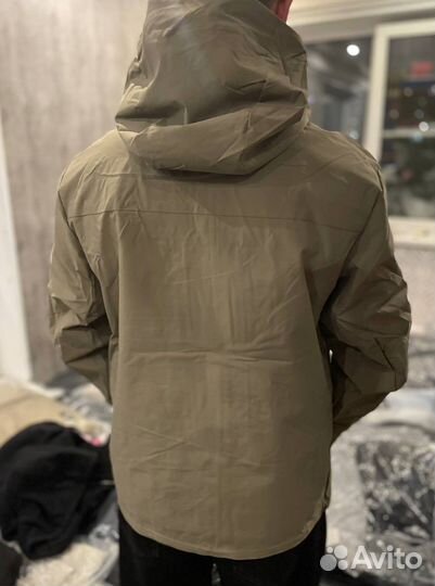 Ветровка Arcteryx