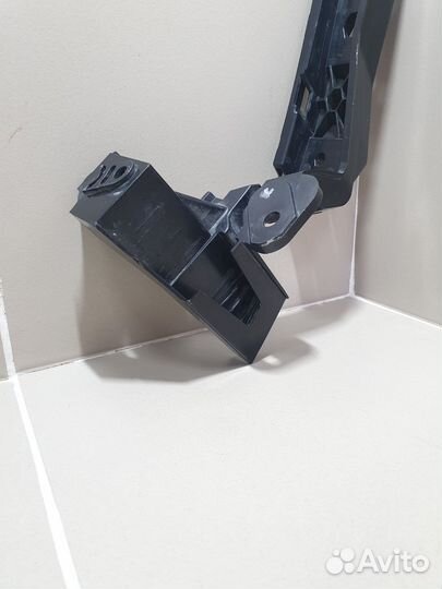 Кронштейн бампера правый Chery Tiggo 7 pro