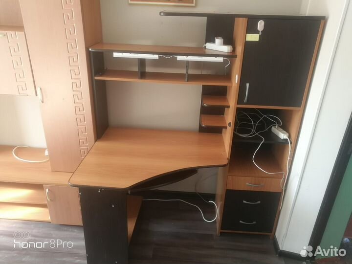 Компьютерный стол