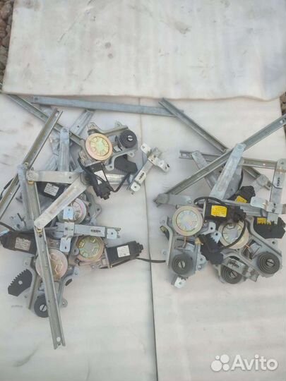 Стеклоподъёмник Саньёнг Муссо Тагаз Роуд Партнер